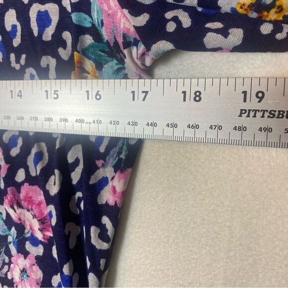 White Birch Blue/Floral Design Body Suit Size Medium - Picture 8 of 10